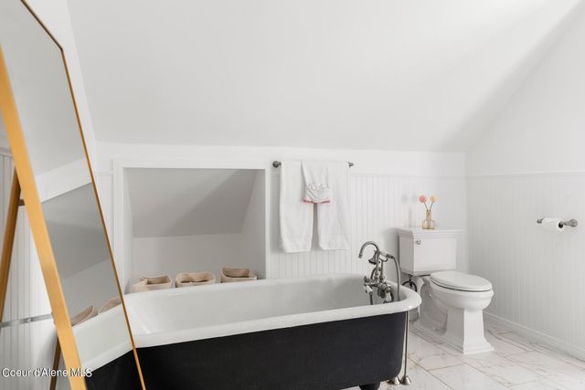 6955 Apple Alley, Bonners Ferry, ID 83805