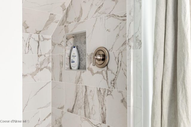 6955 Apple Alley, Bonners Ferry, ID 83805