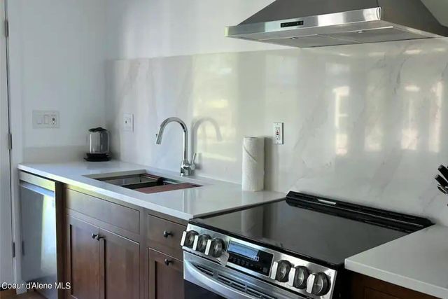 6955 Apple Alley, Bonners Ferry, ID 83805