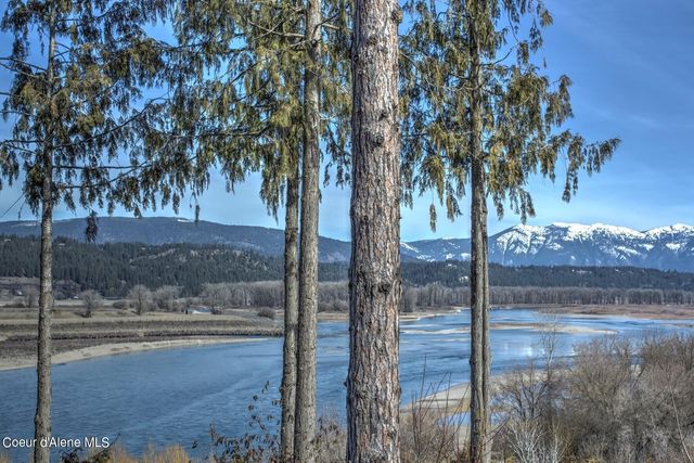 6955 Apple Alley, Bonners Ferry, ID 83805