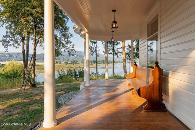 6955 Apple Alley, Bonners Ferry, ID 83805