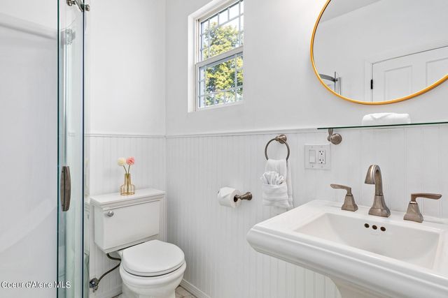 6955 Apple Alley, Bonners Ferry, ID 83805