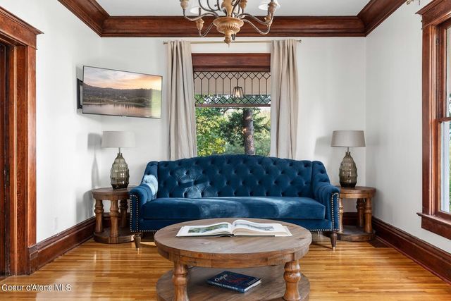 6955 Apple Alley, Bonners Ferry, ID 83805