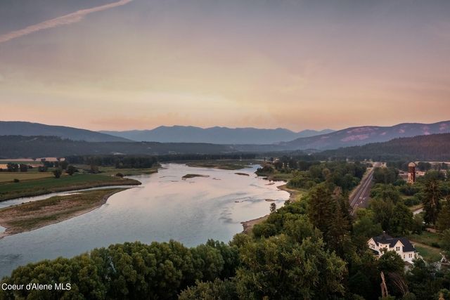 6955 Apple Alley, Bonners Ferry, ID 83805