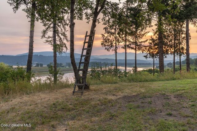 6955 Apple Alley, Bonners Ferry, ID 83805