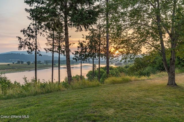 6955 Apple Alley, Bonners Ferry, ID 83805