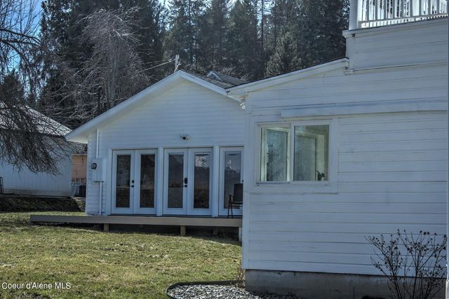 6955 Apple Alley, Bonners Ferry, ID 83805