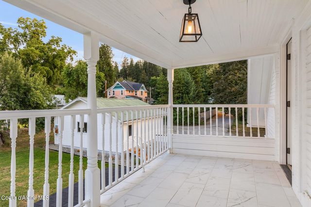 6955 Apple Alley, Bonners Ferry, ID 83805