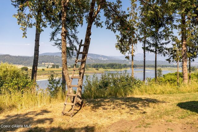 6955 Apple Alley, Bonners Ferry, ID 83805