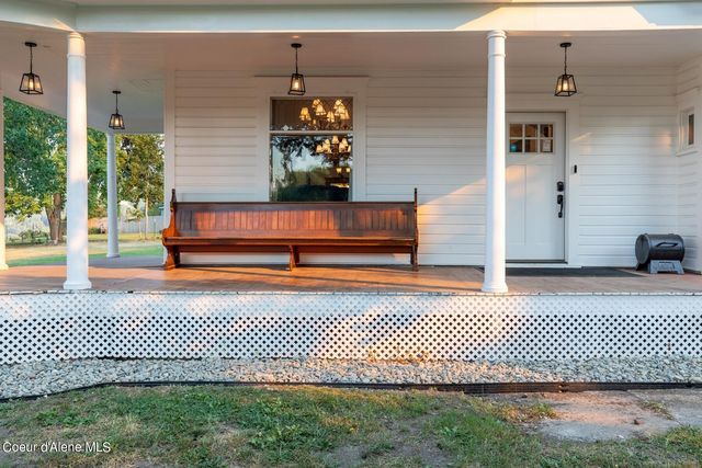 6955 Apple Alley, Bonners Ferry, ID 83805