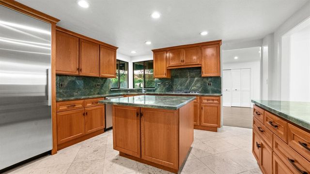 3635 Country Club Blvd, Stockton, CA 95204