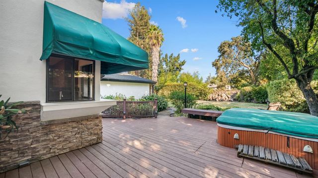 3635 Country Club Blvd, Stockton, CA 95204