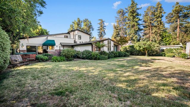 3635 Country Club Blvd, Stockton, CA 95204