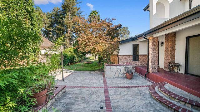 3635 Country Club Blvd, Stockton, CA 95204