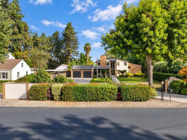 3635 Country Club Blvd, Stockton, CA 95204