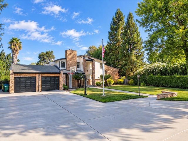 3635 Country Club Blvd, Stockton, CA 95204