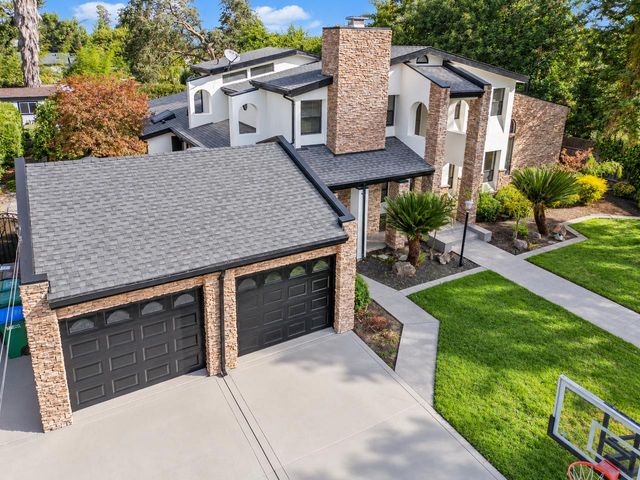3635 Country Club Blvd, Stockton, CA 95204