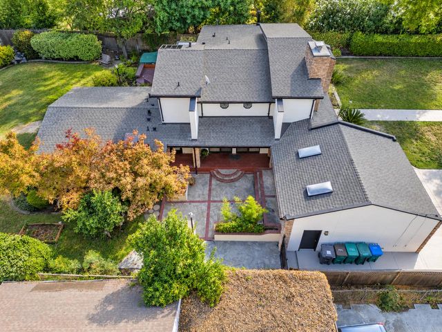 3635 Country Club Blvd, Stockton, CA 95204