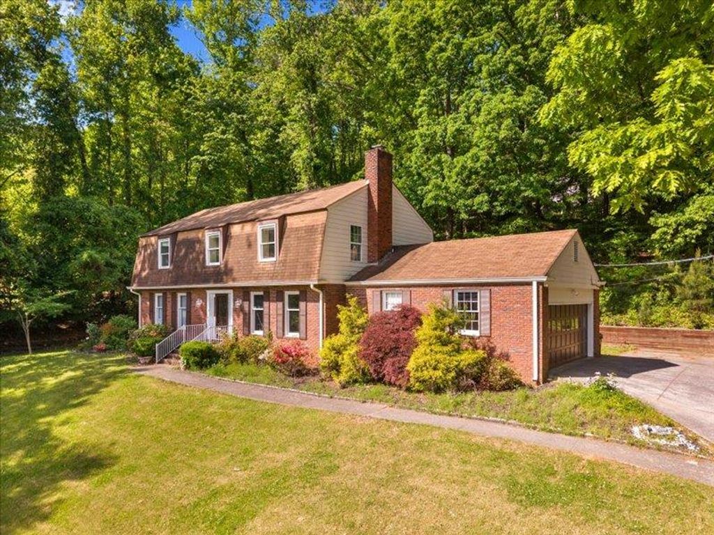 1005 Rocky Lane, Dalton, GA 30720