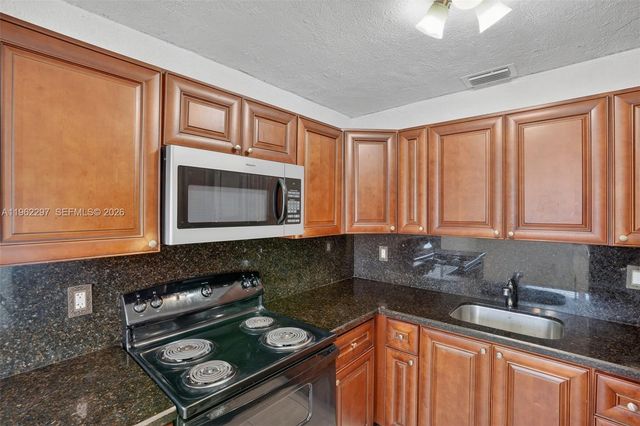 10325 149, Miami, FL 33176