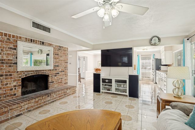 1429 Meandering Way, Garland, TX 75040