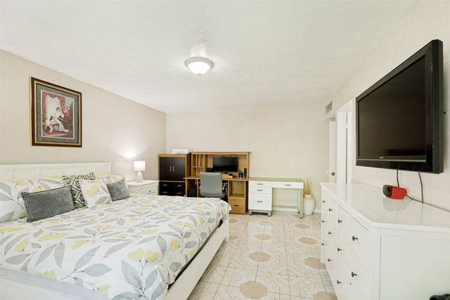 1429 Meandering Way, Garland, TX 75040