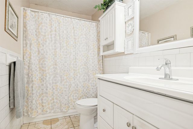 1429 Meandering Way, Garland, TX 75040