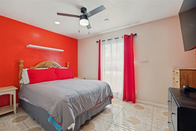 1429 Meandering Way, Garland, TX 75040