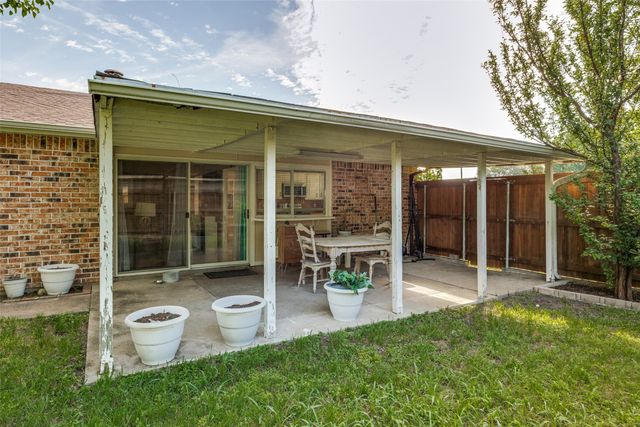 1429 Meandering Way, Garland, TX 75040