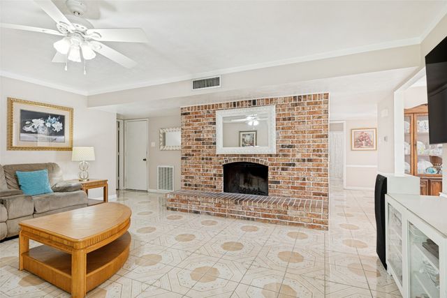 1429 Meandering Way, Garland, TX 75040