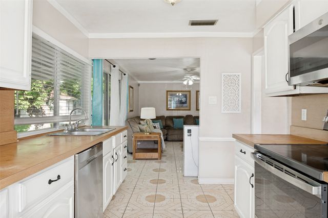 1429 Meandering Way, Garland, TX 75040