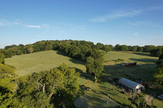 4824 Campbellsville Pike, Columbia, TN 38401