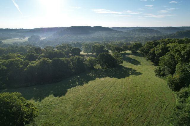 4824 Campbellsville Pike, Columbia, TN 38401