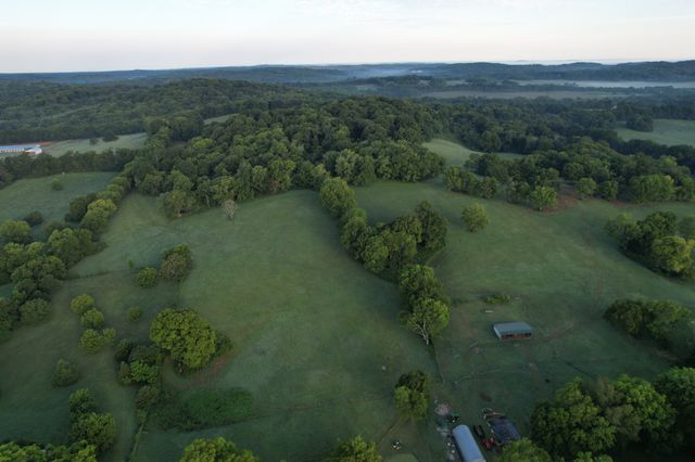 4824 Campbellsville Pike, Columbia, TN 38401