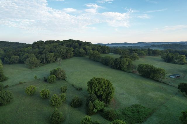 4824 Campbellsville Pike, Columbia, TN 38401