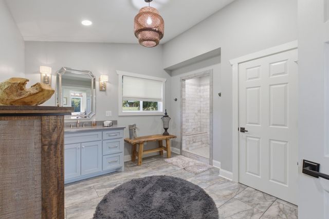 4824 Campbellsville Pike, Columbia, TN 38401