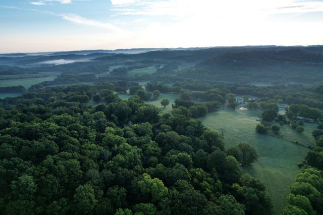 4824 Campbellsville Pike, Columbia, TN 38401
