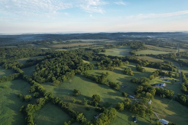 4824 Campbellsville Pike, Columbia, TN 38401