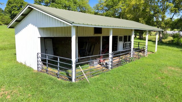 4824 Campbellsville Pike, Columbia, TN 38401