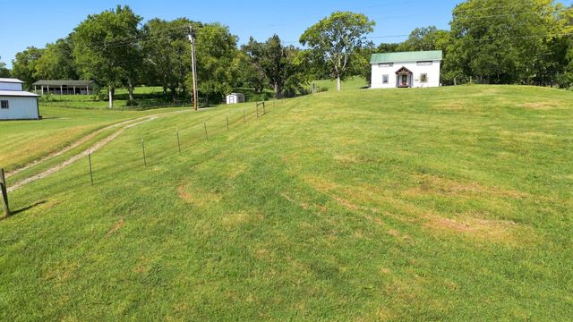 4824 Campbellsville Pike, Columbia, TN 38401