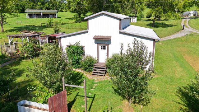 4824 Campbellsville Pike, Columbia, TN 38401