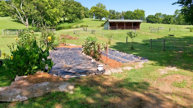 4824 Campbellsville Pike, Columbia, TN 38401