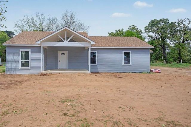 25033 Country Club Rd, Gladewater, TX 75647