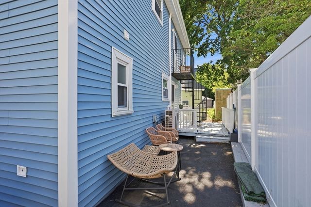 34 Underhill St 4, Winthrop, MA 02152