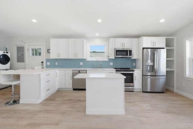 34 Underhill St 4, Winthrop, MA 02152
