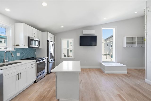 34 Underhill St 4, Winthrop, MA 02152