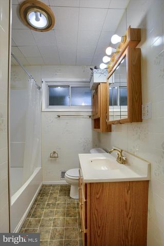 17 COURTLAND RD, Camp Hill, PA 17011