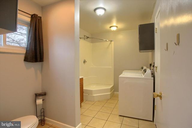 17 COURTLAND RD, Camp Hill, PA 17011