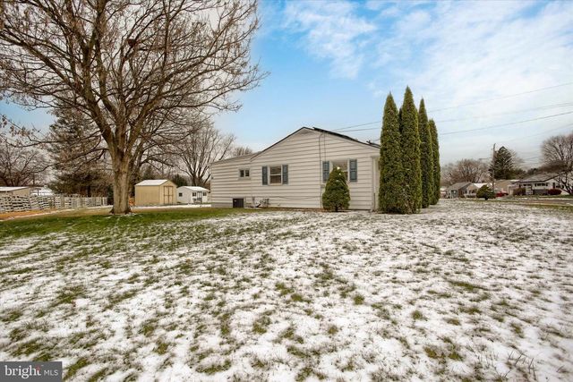 17 COURTLAND RD, Camp Hill, PA 17011