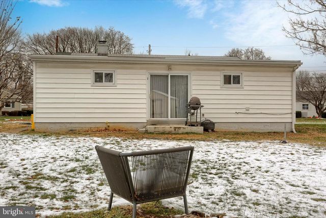 17 COURTLAND RD, Camp Hill, PA 17011